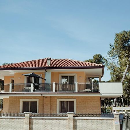 Aurum Suites Пескара Екстериор снимка
