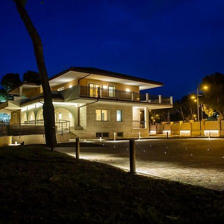 Aurum Suites Пескара Екстериор снимка