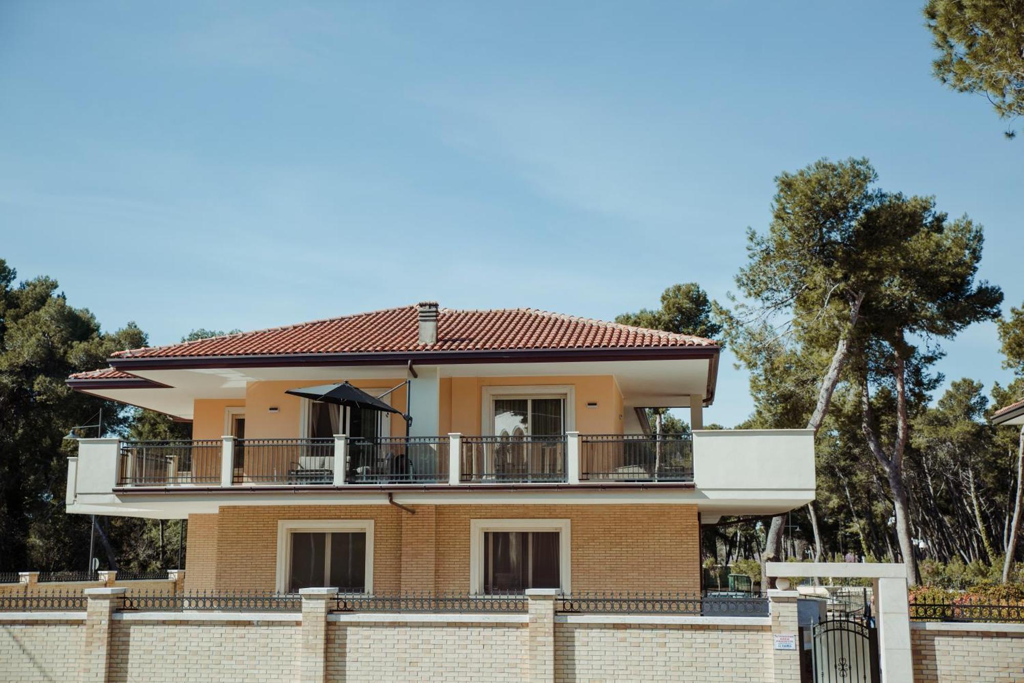 Aurum Suites Пескара Екстериор снимка