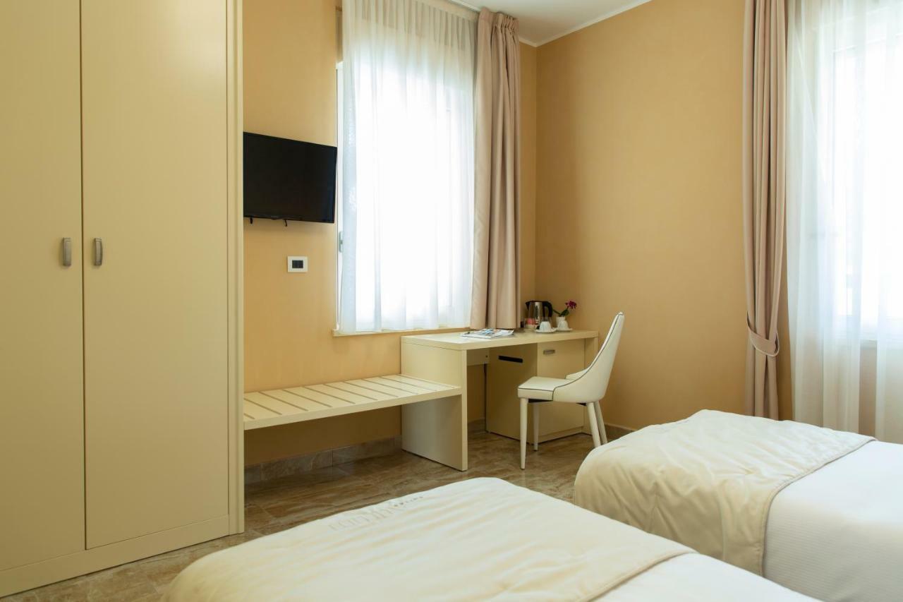 Aurum Suites Пескара Екстериор снимка