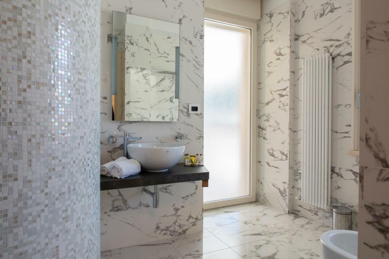 Aurum Suites Пескара Екстериор снимка