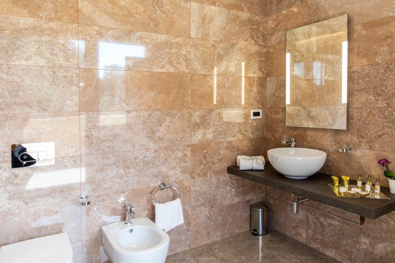 Aurum Suites Пескара Екстериор снимка