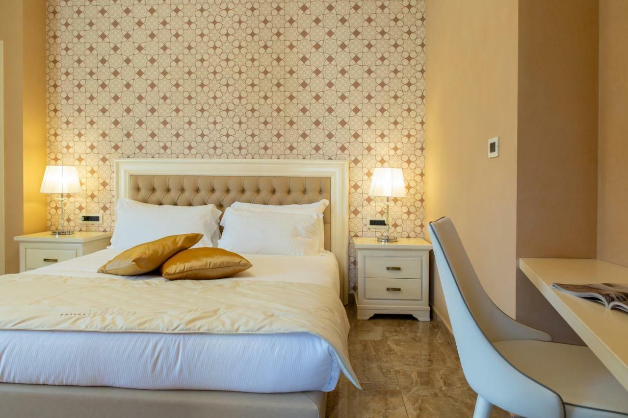 Aurum Suites Пескара Екстериор снимка