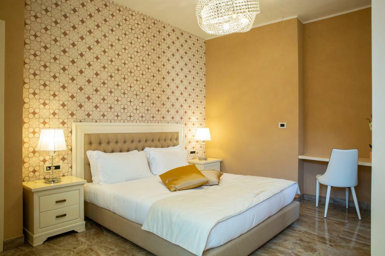 Aurum Suites Пескара Екстериор снимка