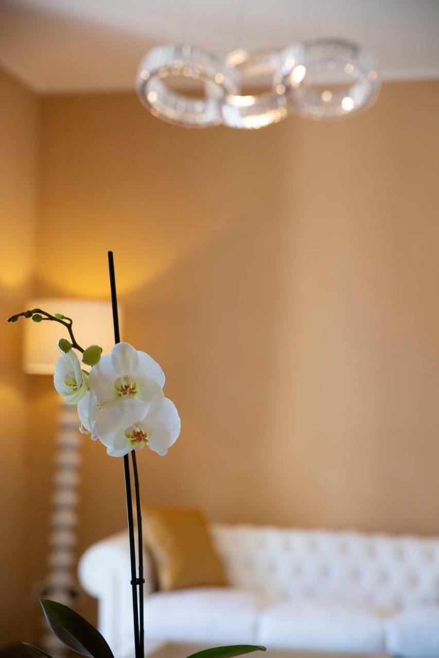 Aurum Suites Пескара Екстериор снимка