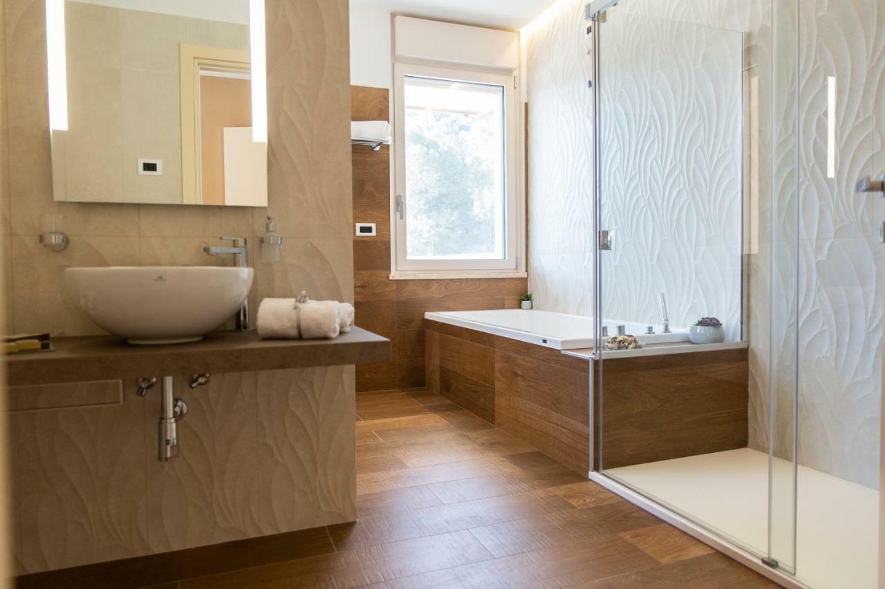 Aurum Suites Пескара Екстериор снимка
