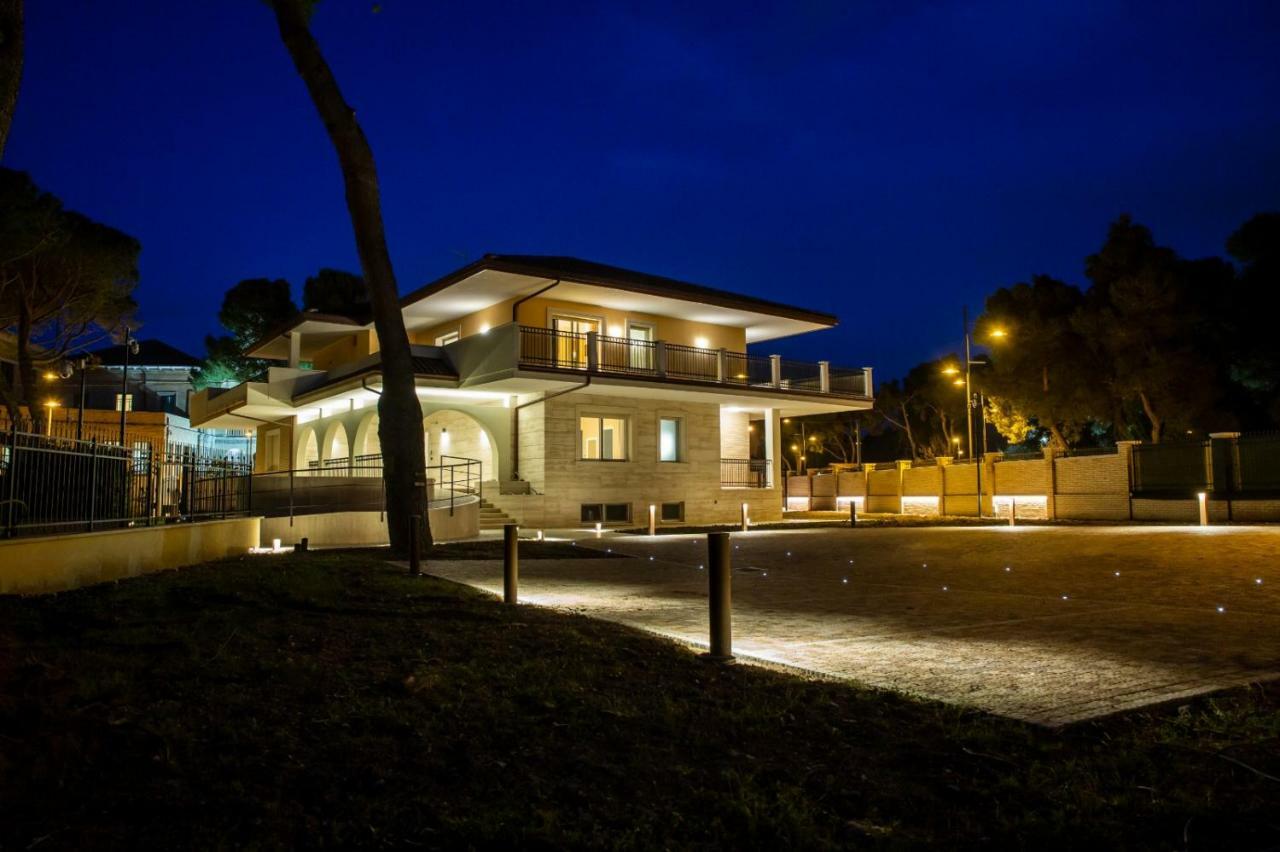 Aurum Suites Пескара Екстериор снимка
