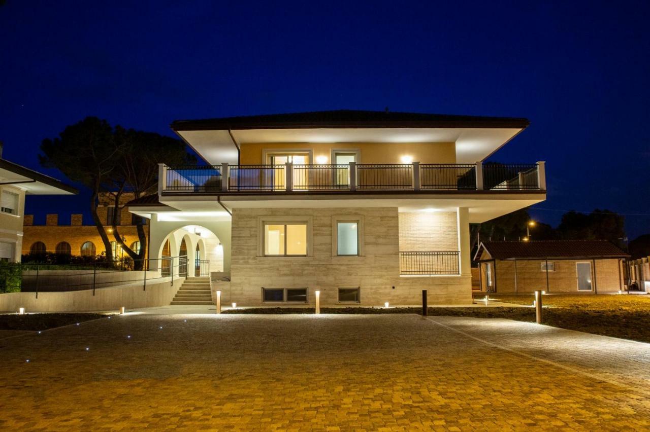 Aurum Suites Пескара Екстериор снимка