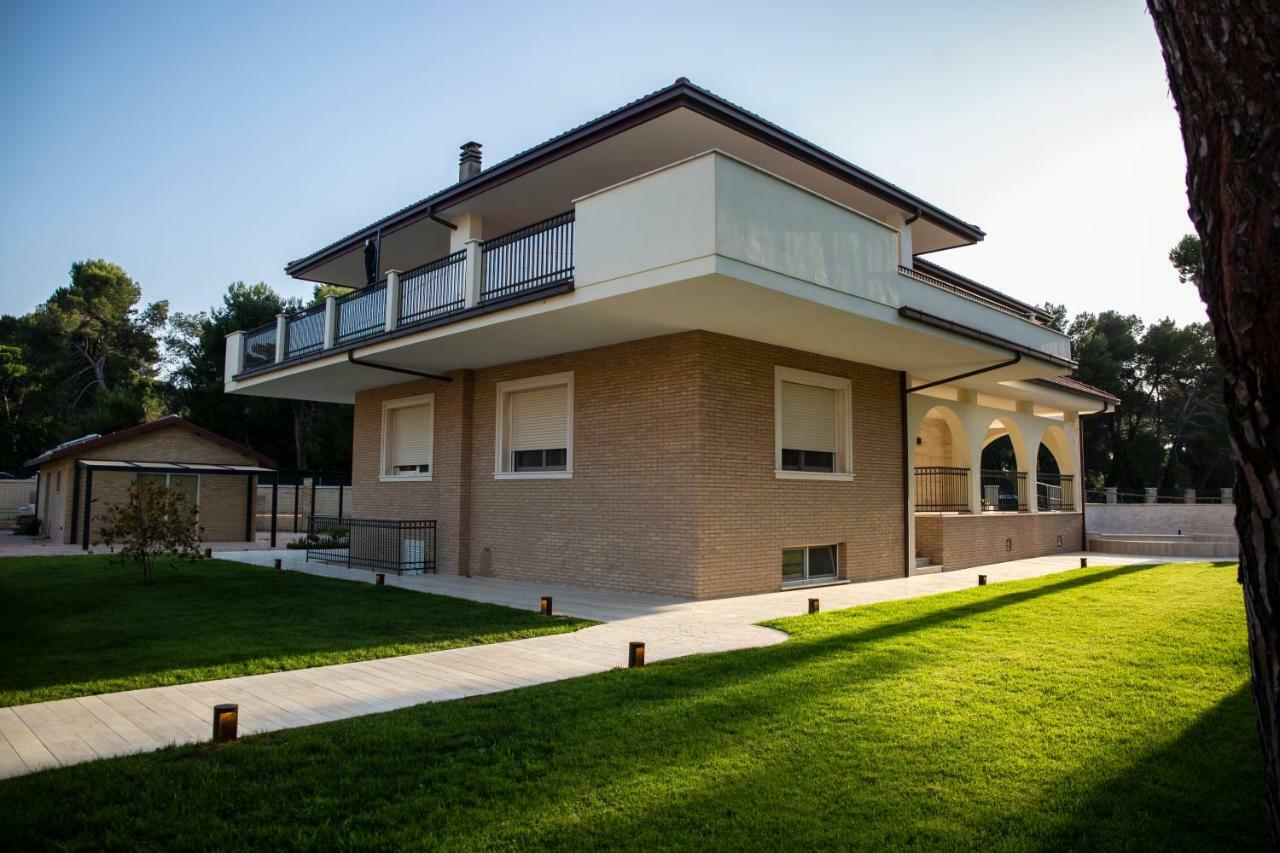 Aurum Suites Пескара Екстериор снимка