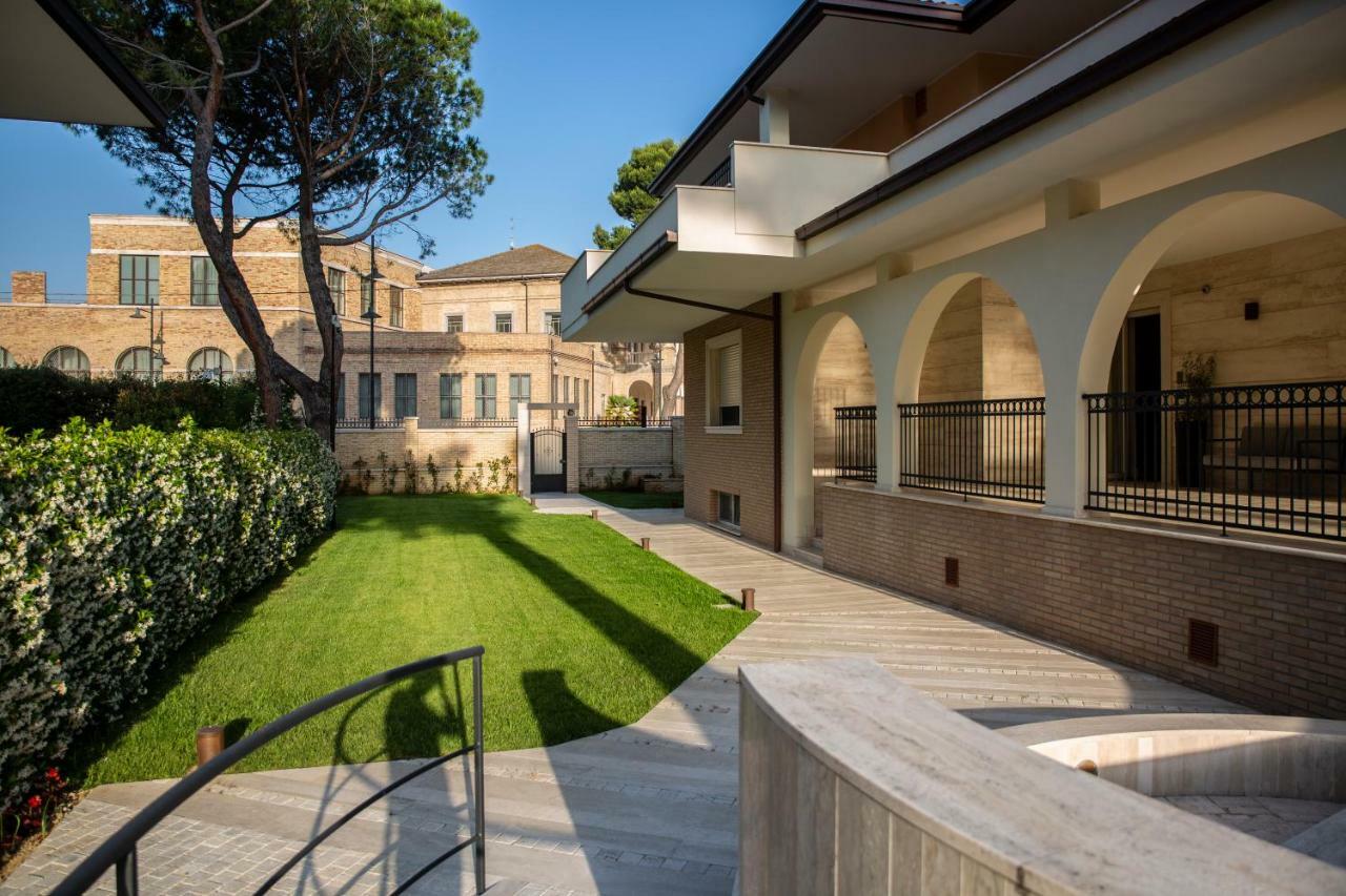 Aurum Suites Пескара Екстериор снимка